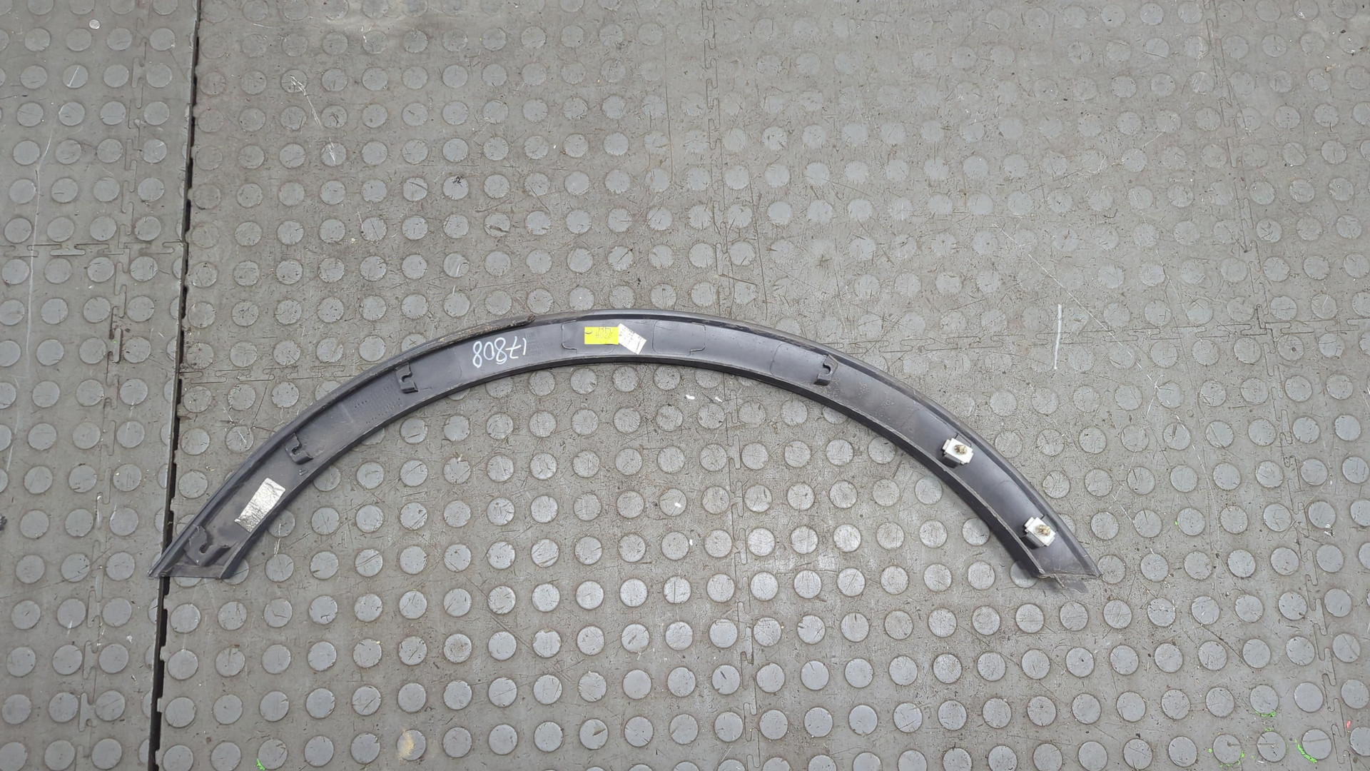 Молдинг заднего крыла правого