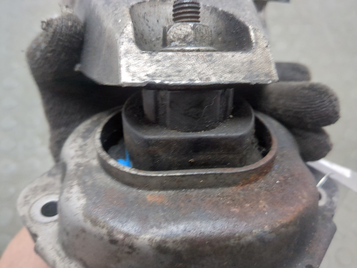 Опора двигателя