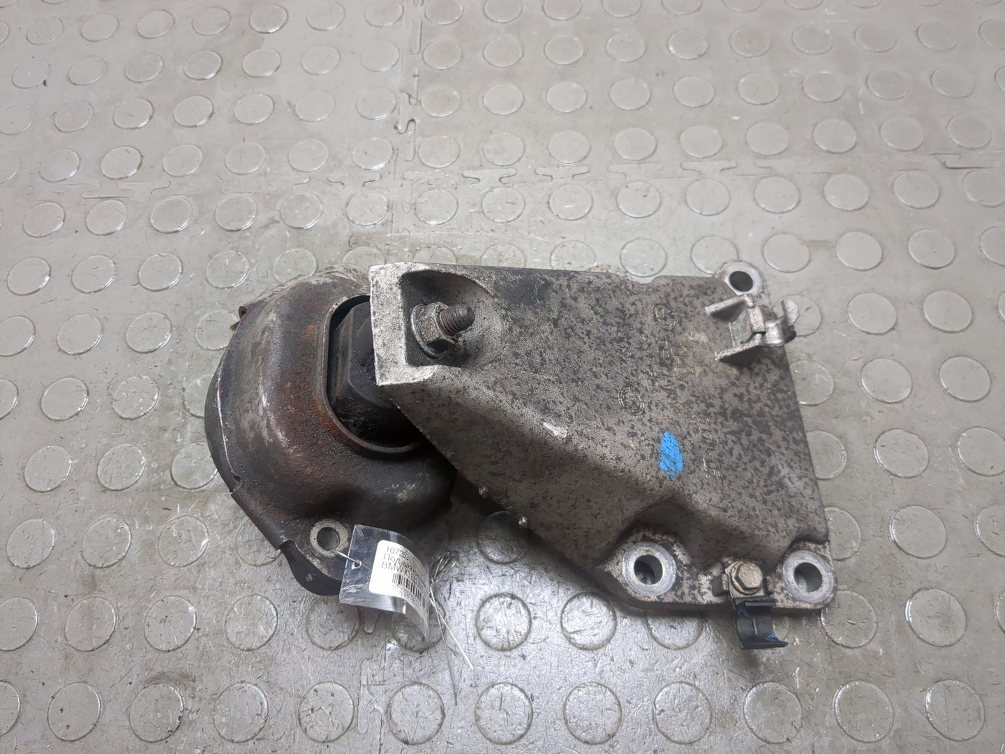 Опора двигателя