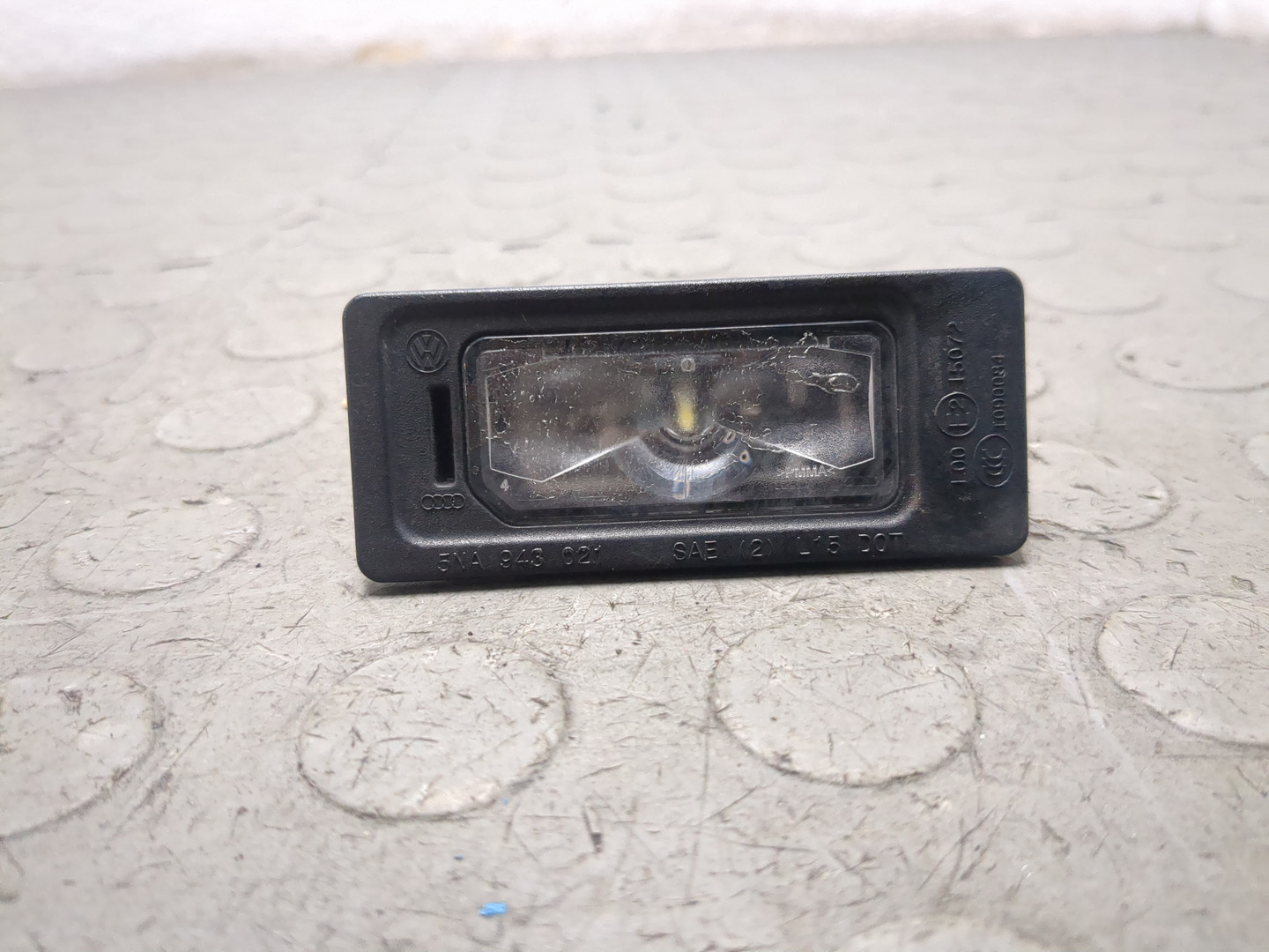 Фонарь подсветки номера