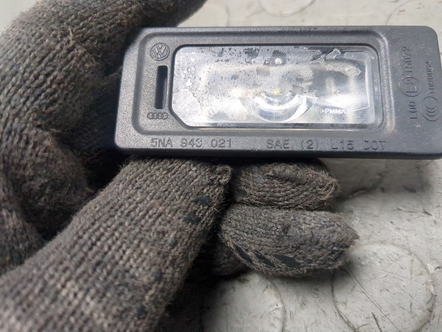 Фонарь подсветки номера