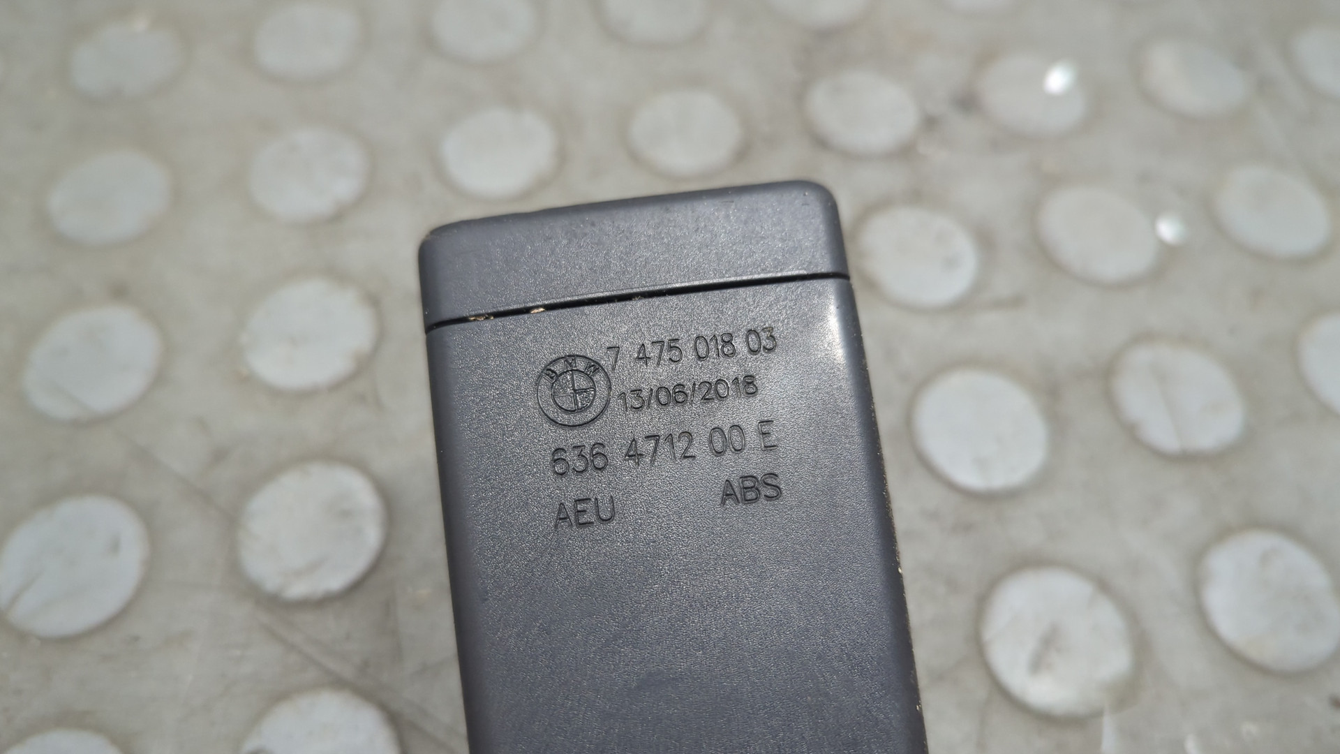 Ответная часть ремня безопасности