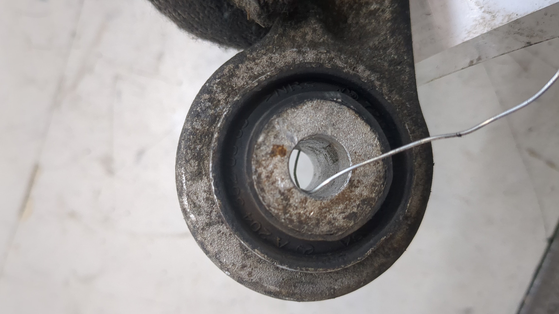 Рычаг задний левый