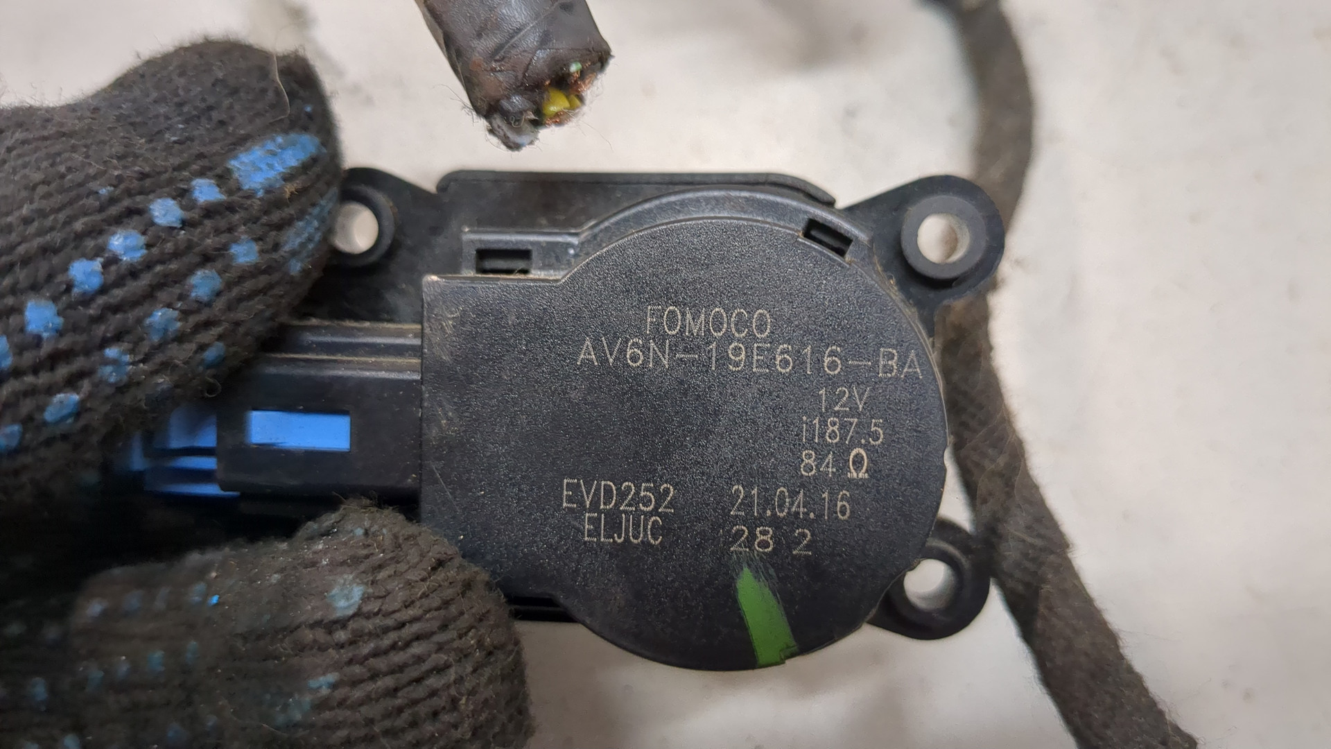 Моторчик заслонки печки