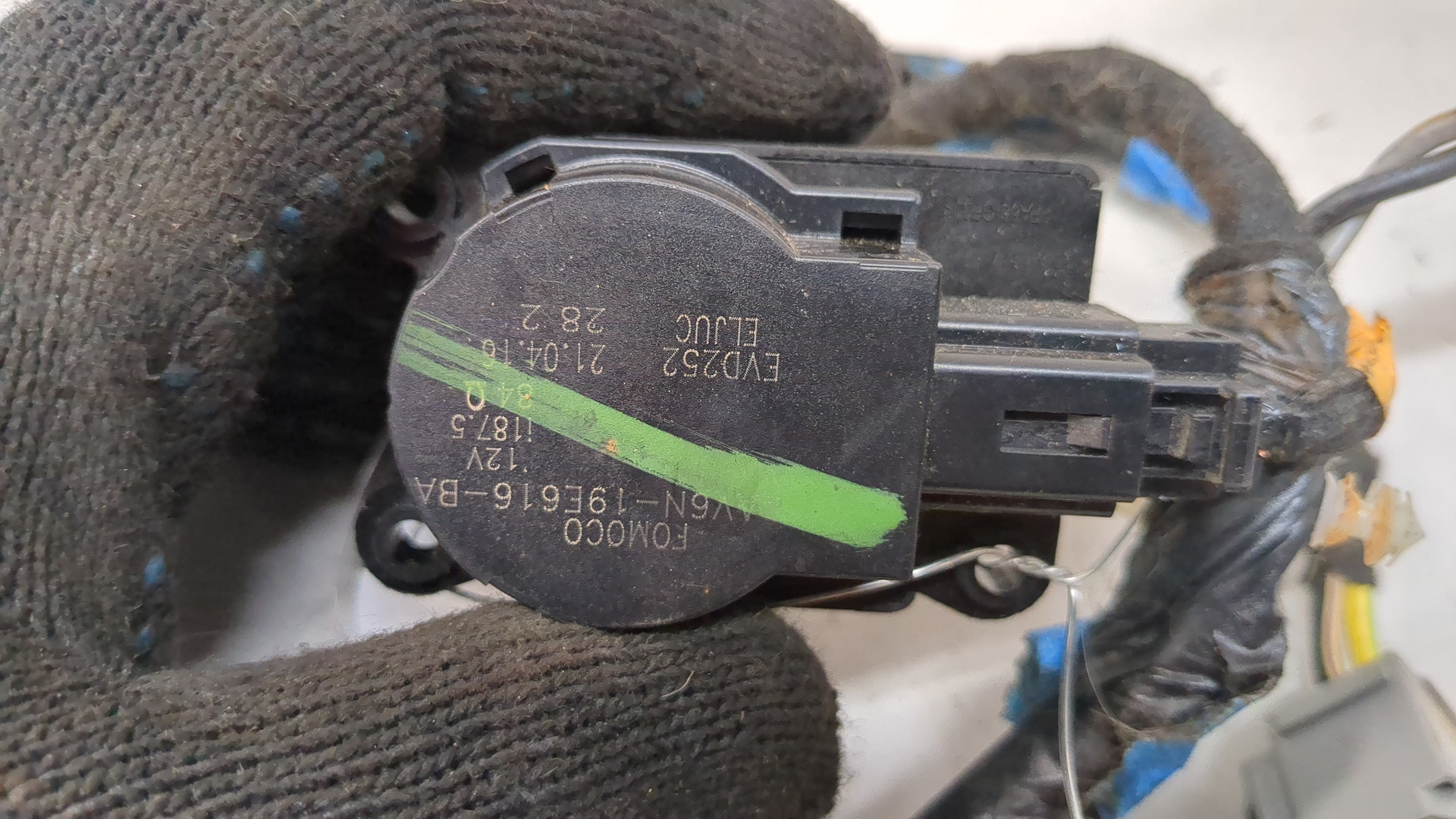 Моторчик заслонки печки