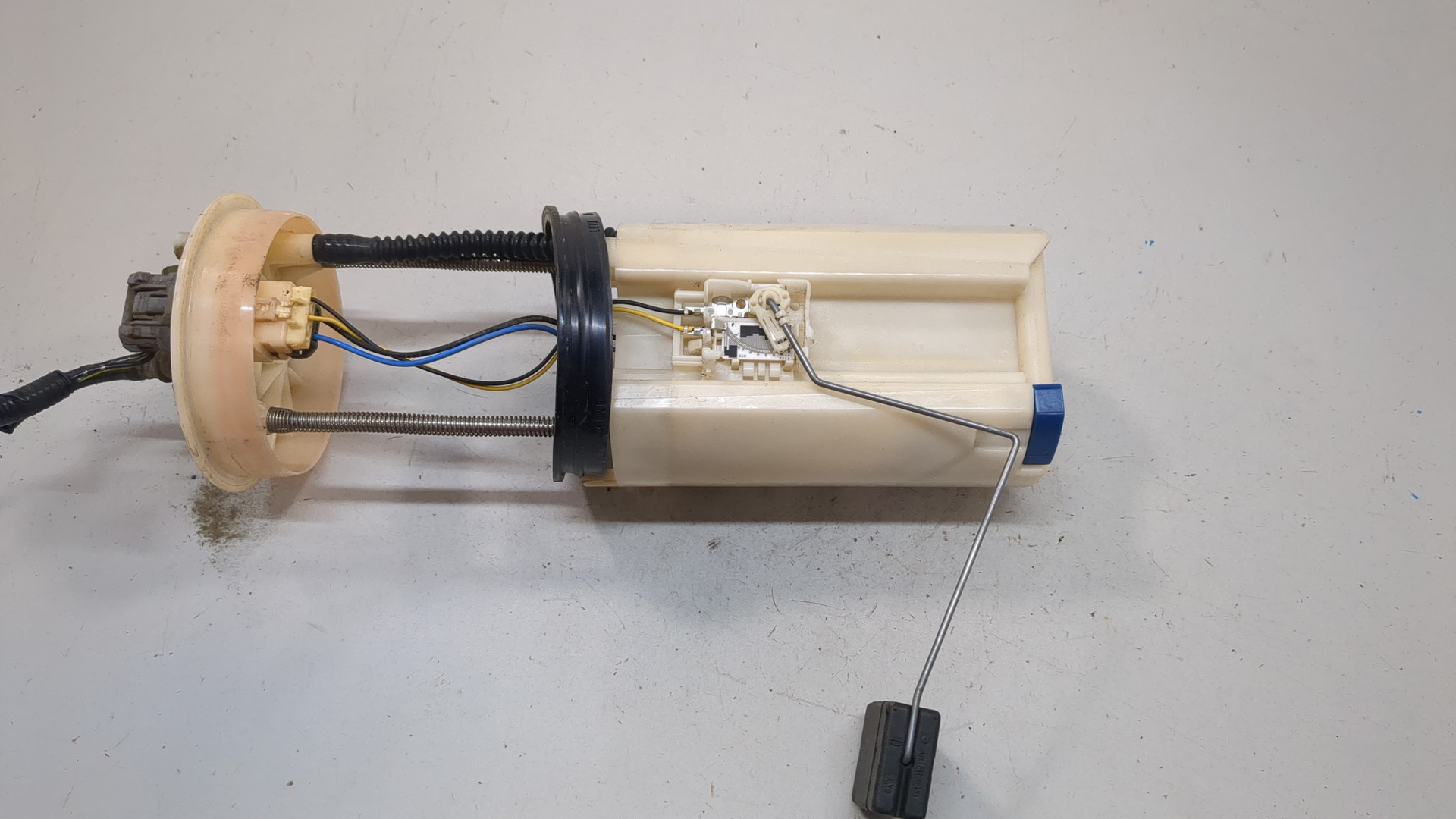 Насос топливный электрический