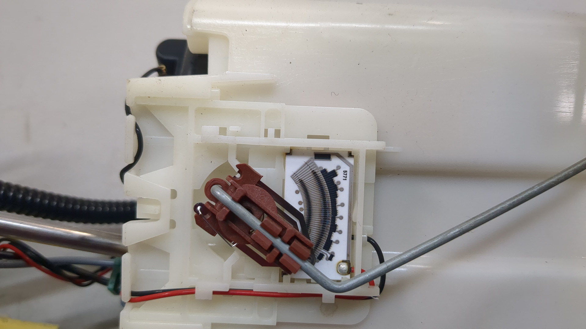 Насос топливный электрический