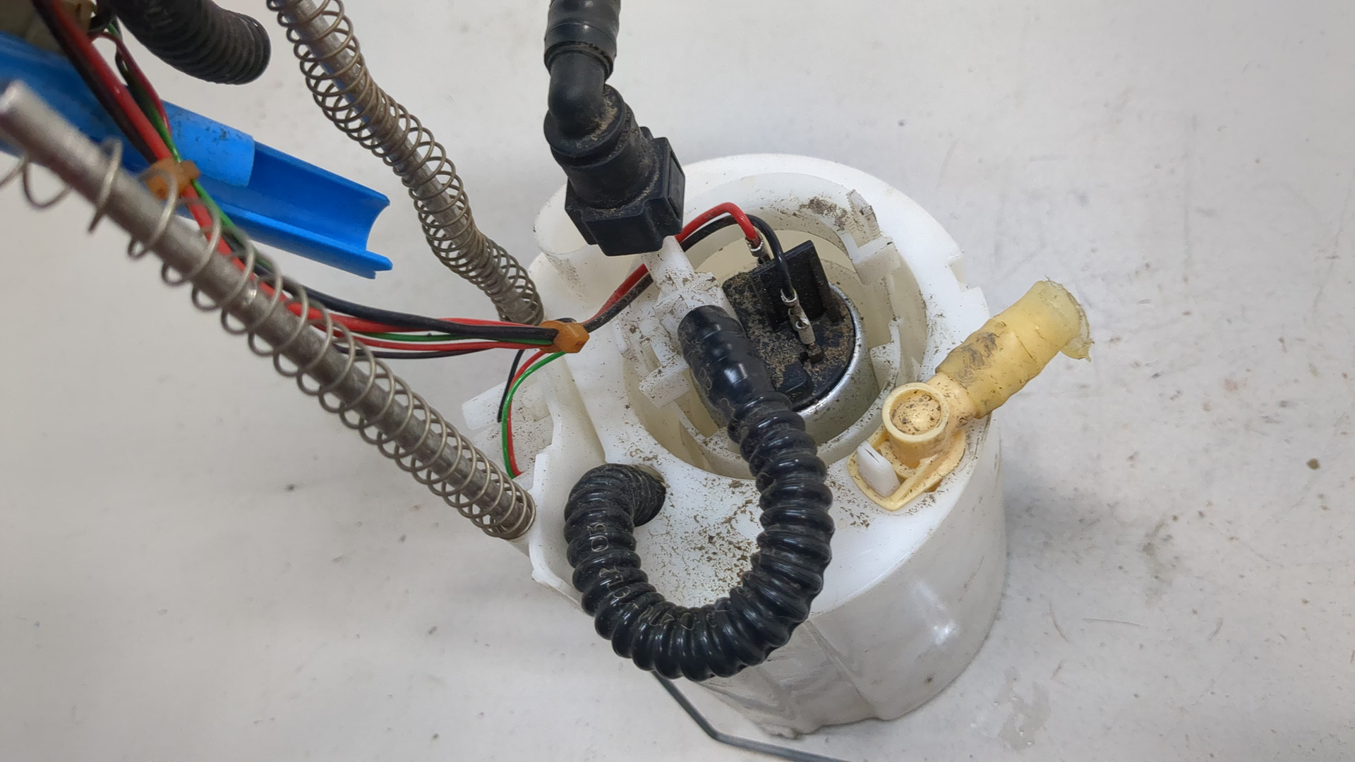 Насос топливный электрический