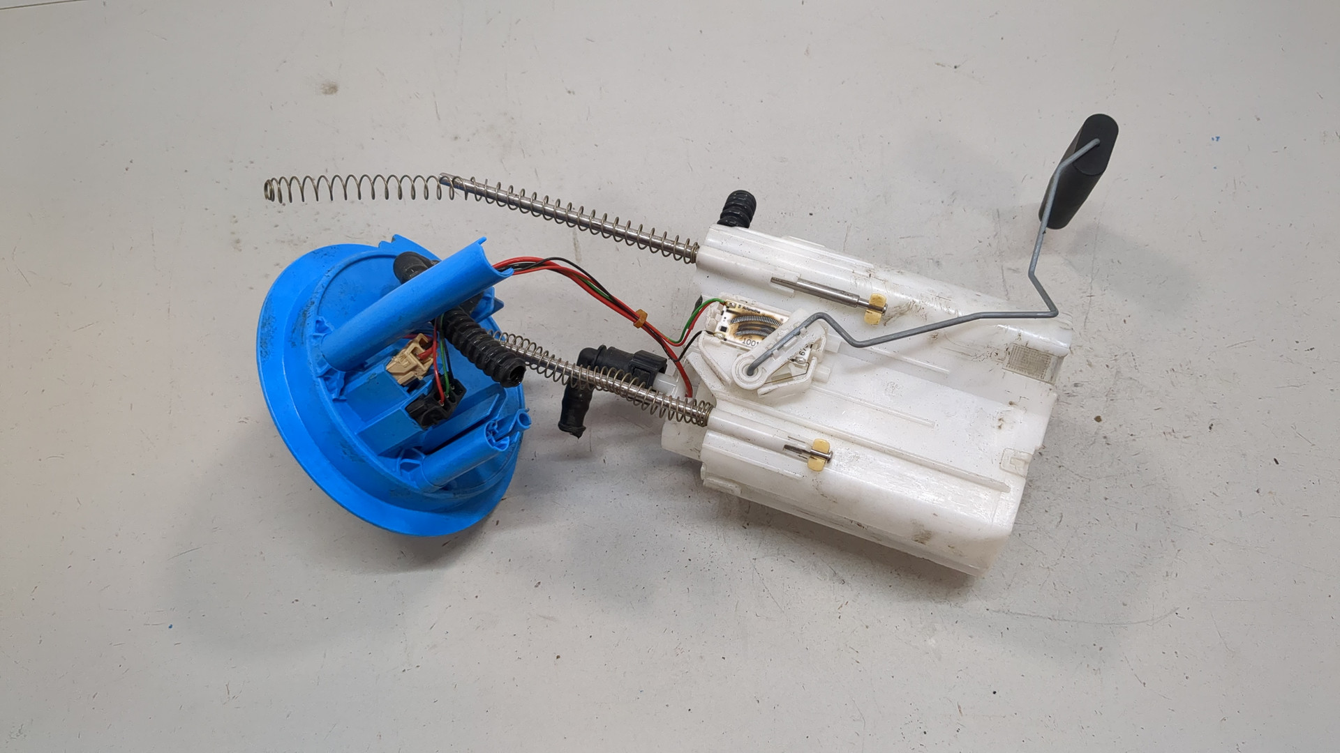 Насос топливный электрический