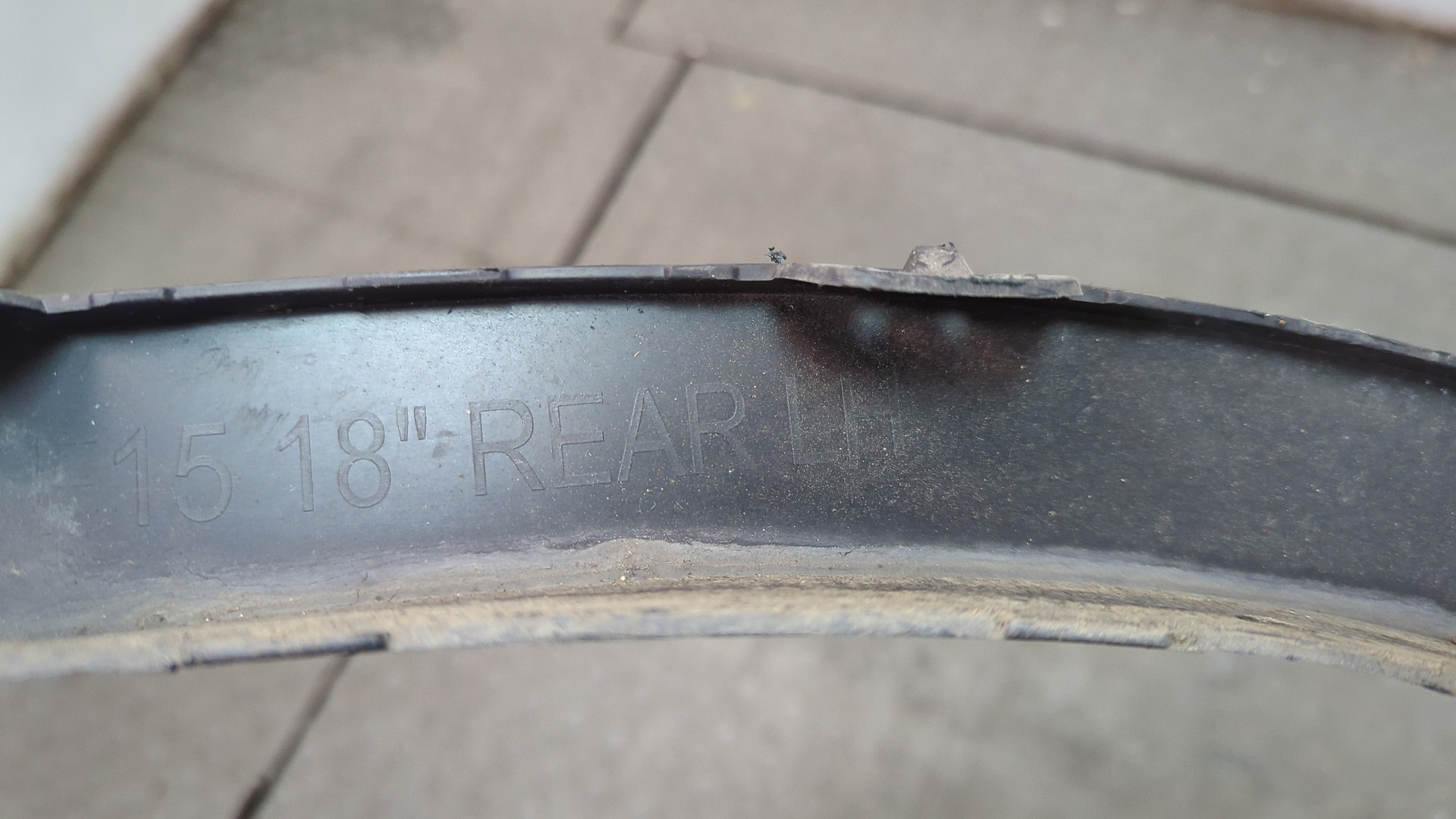 Накладка заднего крыла левого