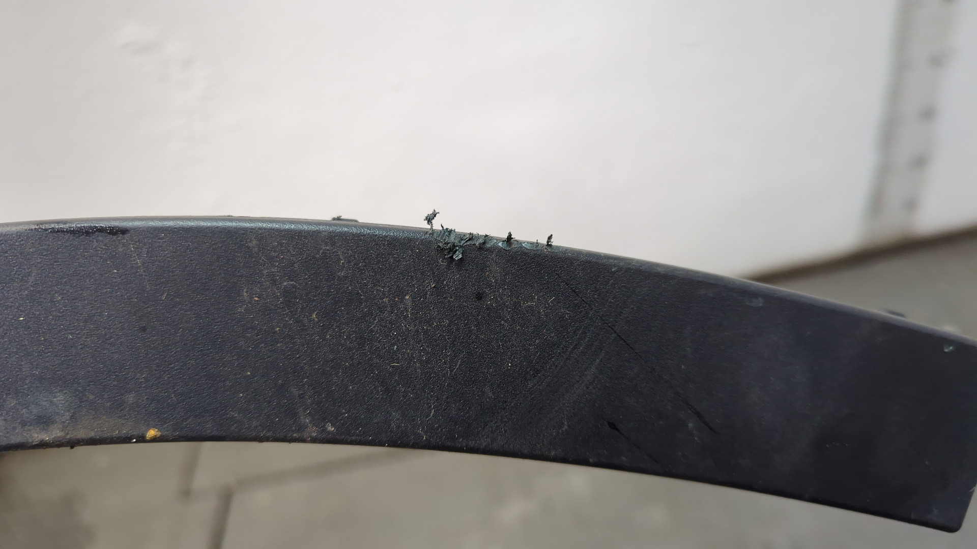 Накладка заднего крыла левого