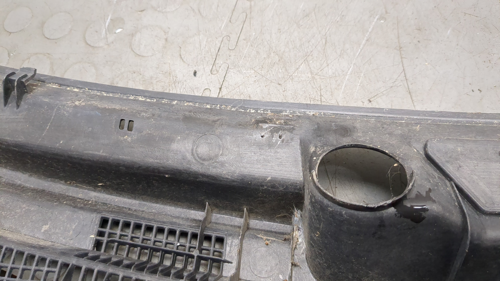 Решетка стеклоочистителей (Жабо)