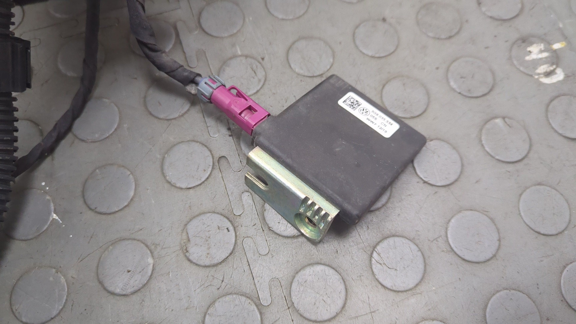 Кронштейн заднего бампера