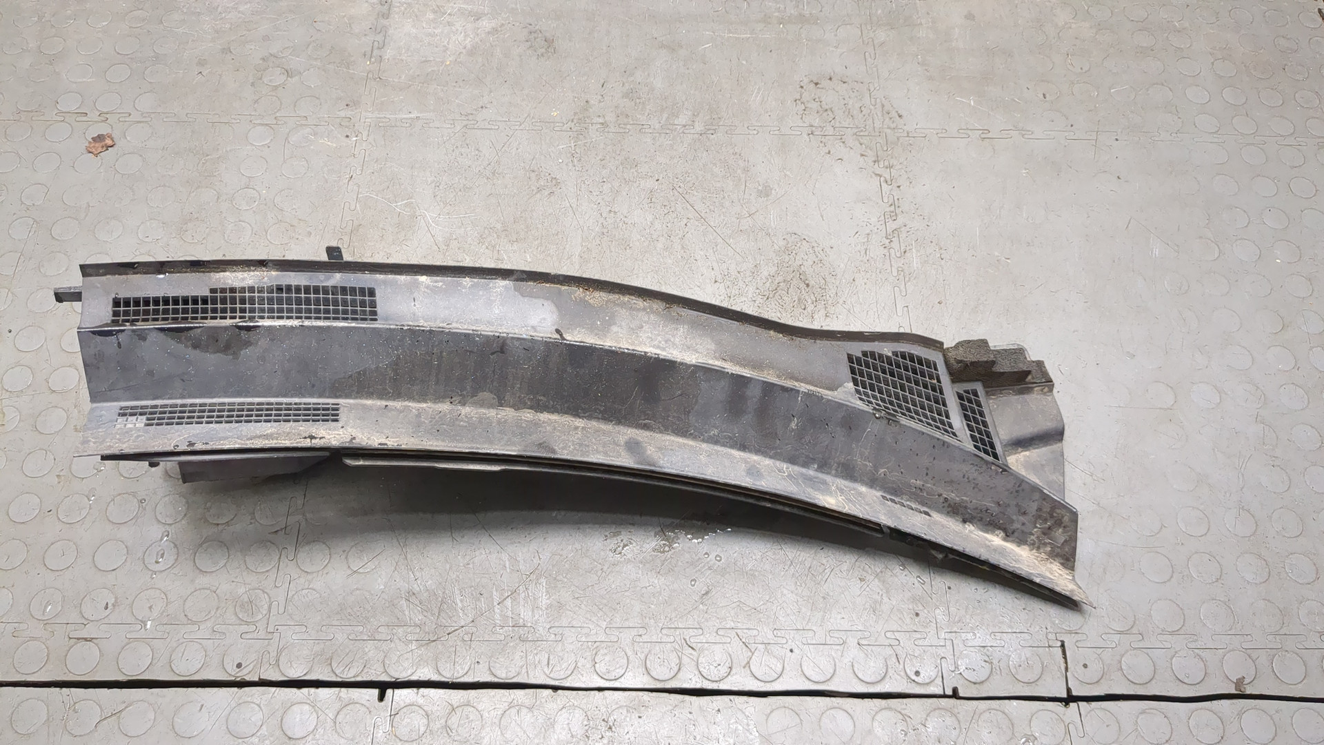 Решетка стеклоочистителей (Жабо)