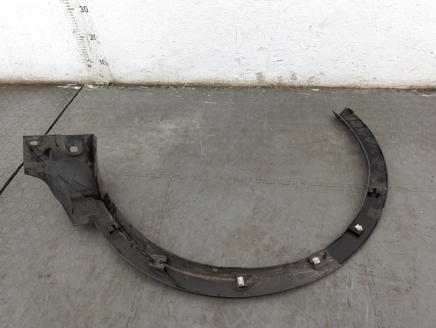 Накладка переднего крыла правого