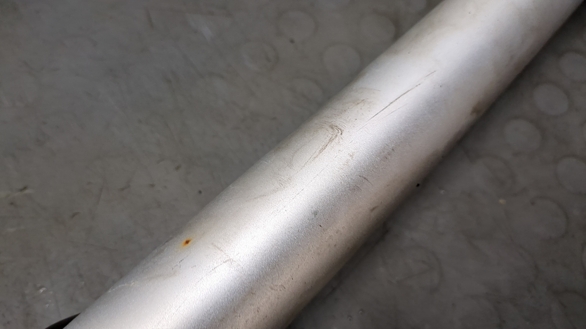 Рейлинг (релинг) левый (планка на крышу)