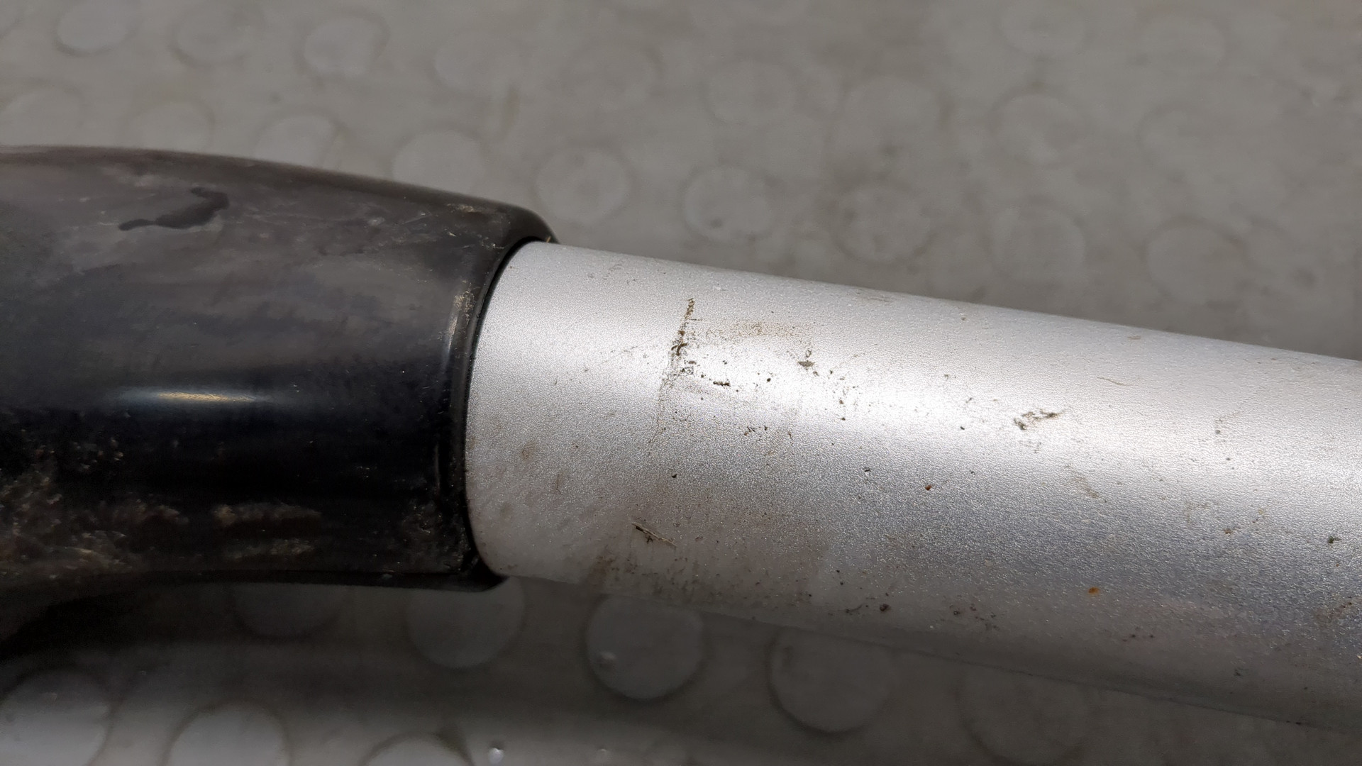 Рейлинг (релинг) левый (планка на крышу)