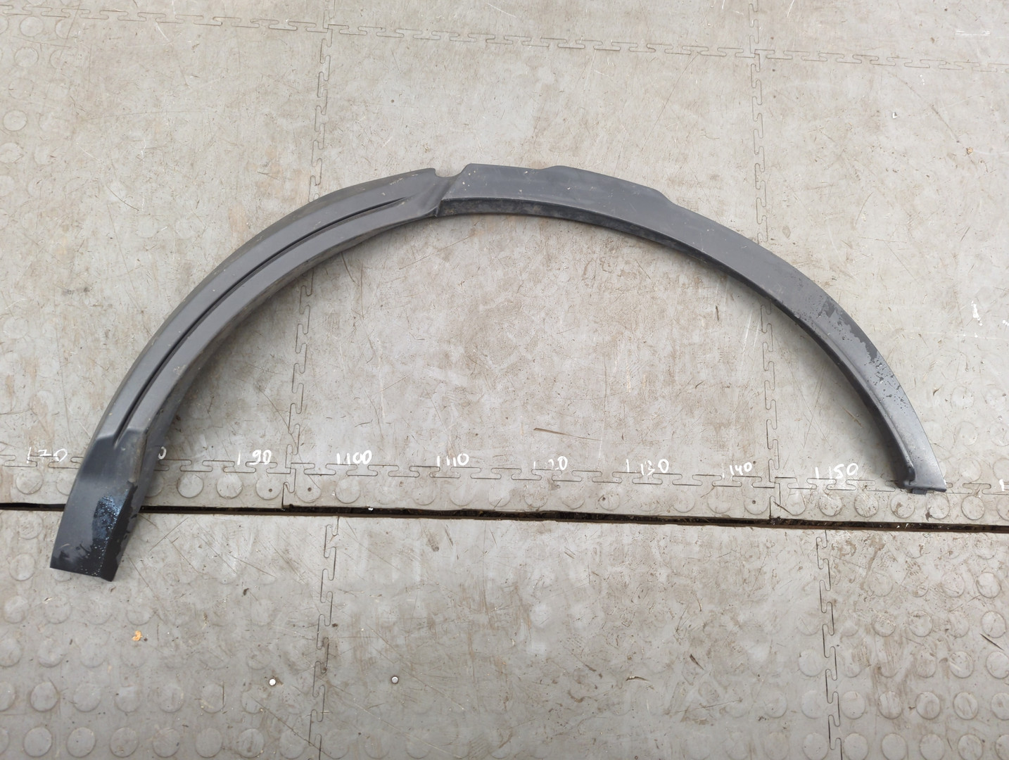 Накладка заднего крыла левого