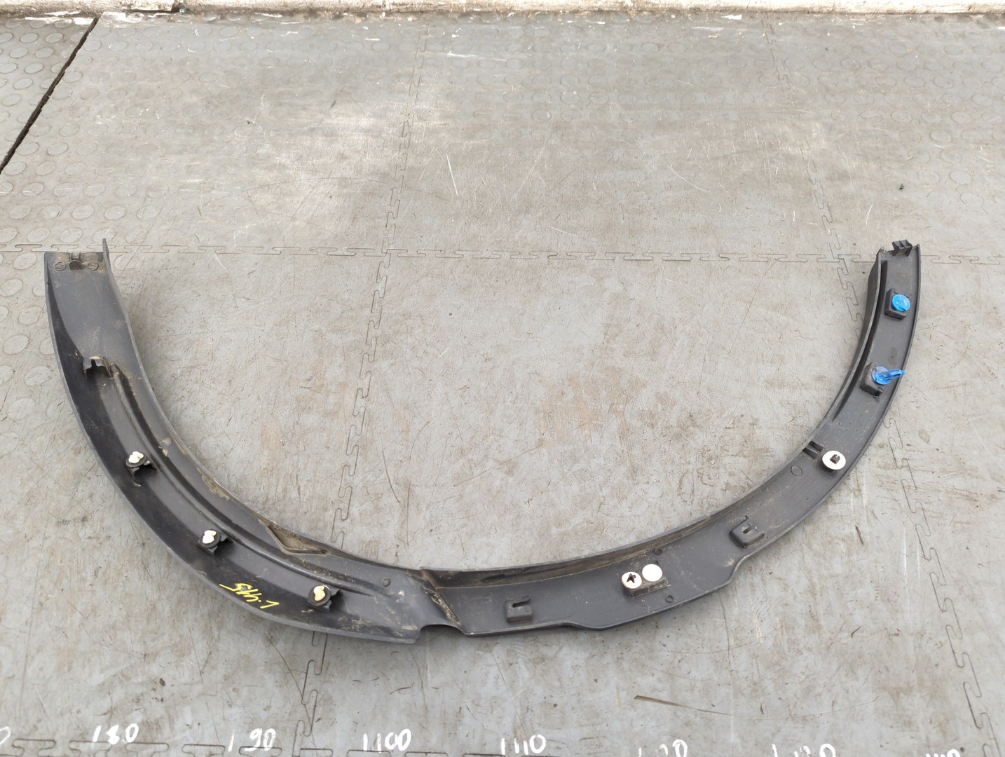 Накладка заднего крыла левого