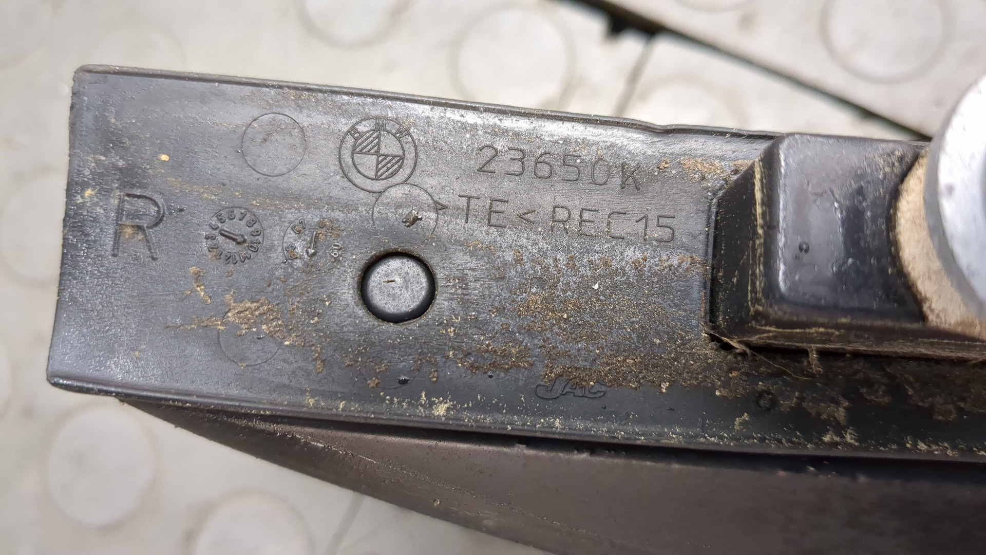 Рейлинг (релинг) правый (планка на крышу)