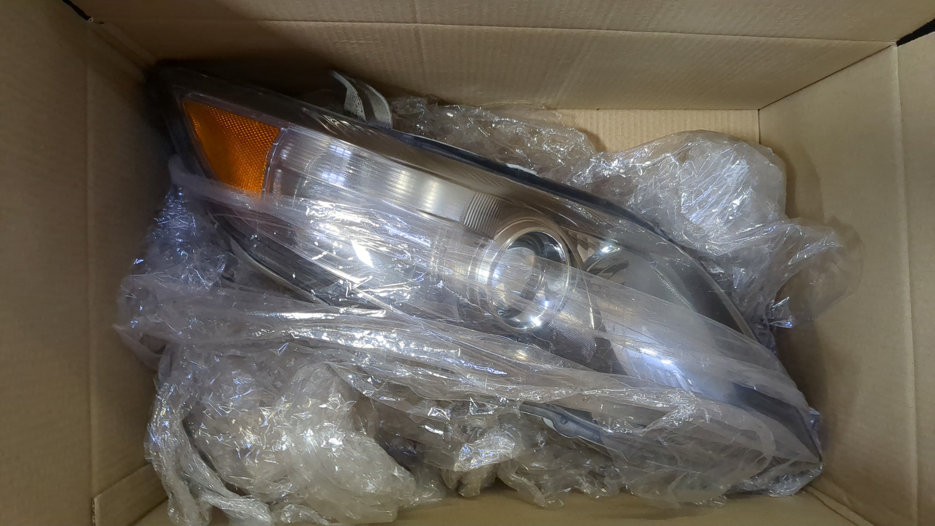 Фара правая