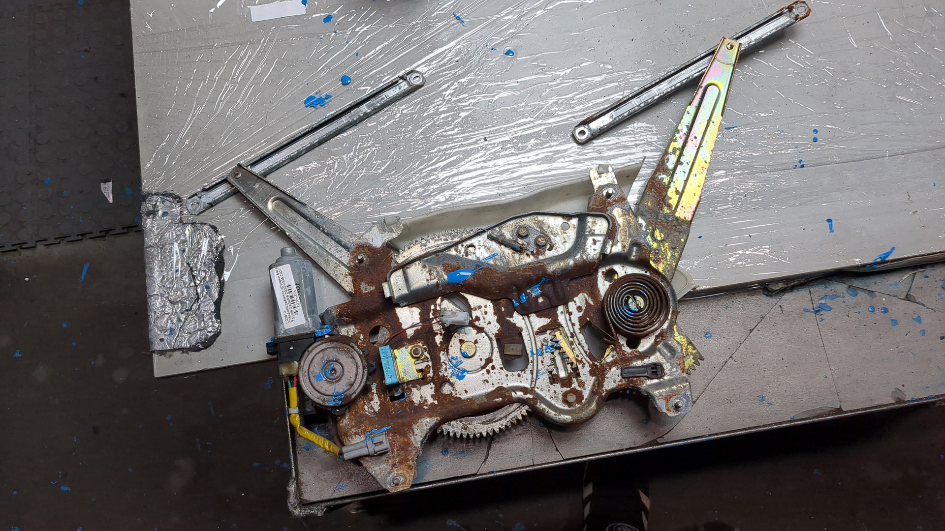 Стеклоподъемник электр. задний