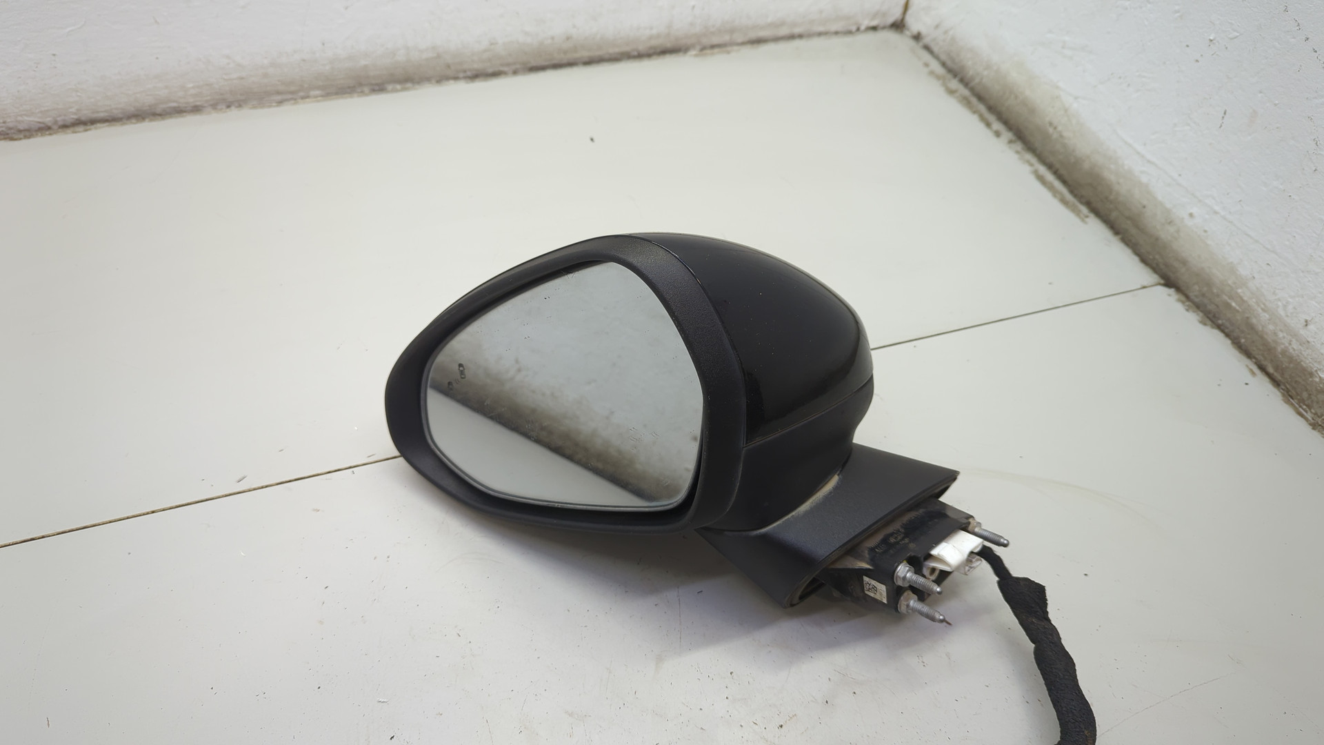 Зеркало левое электрическое