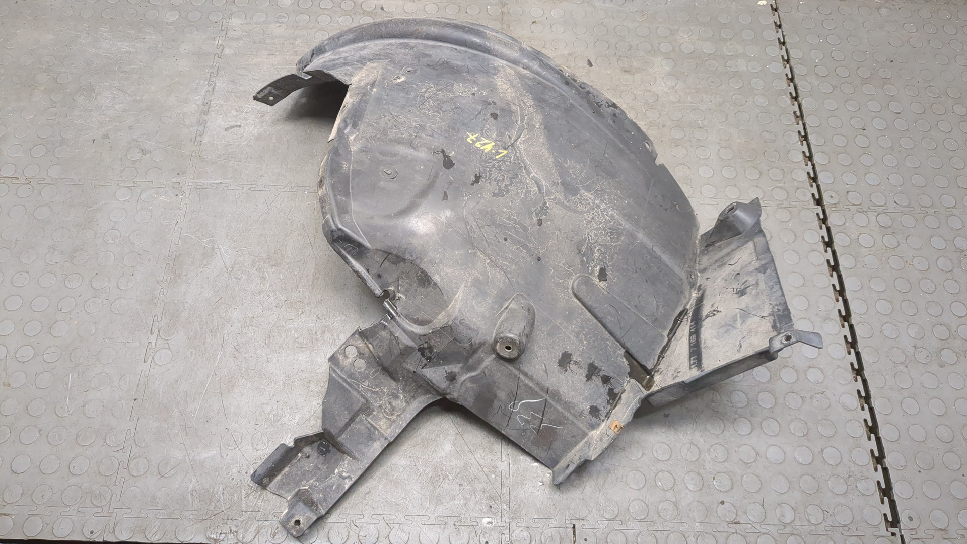 Локер передний правый