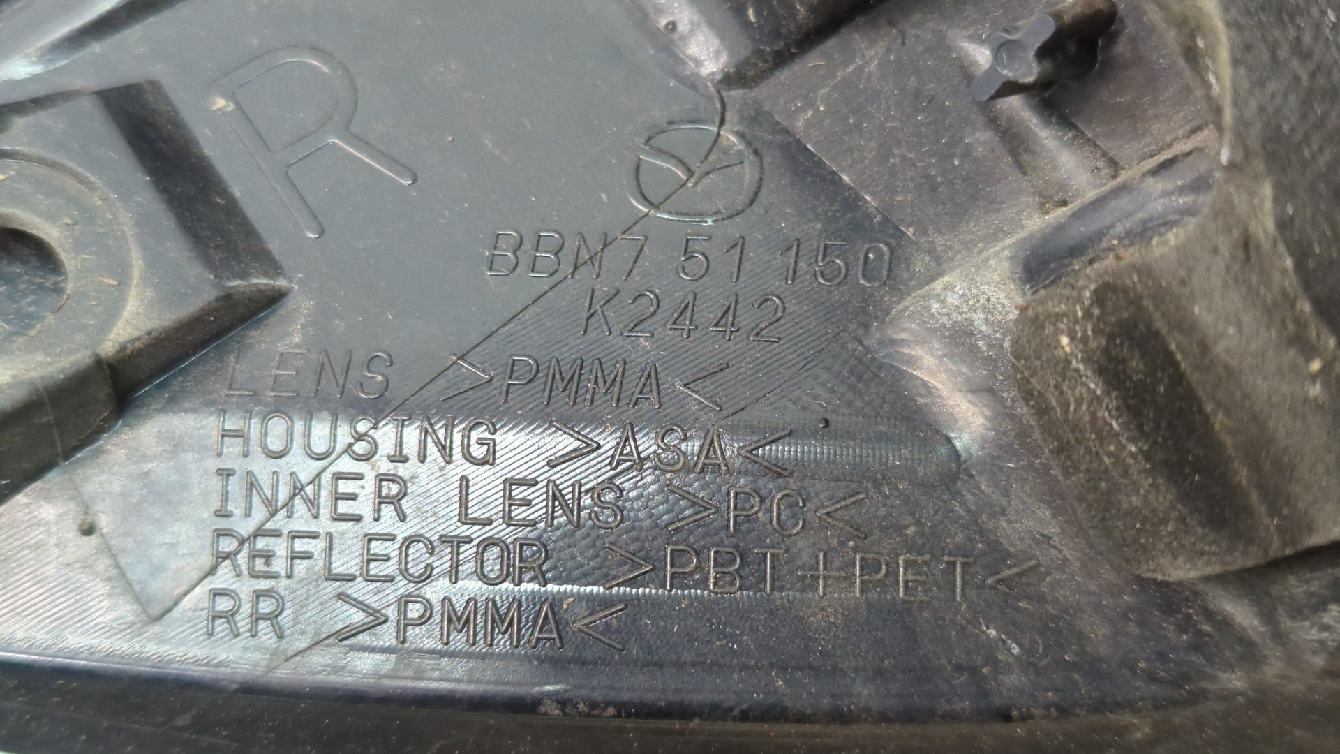 Фонарь задний правый