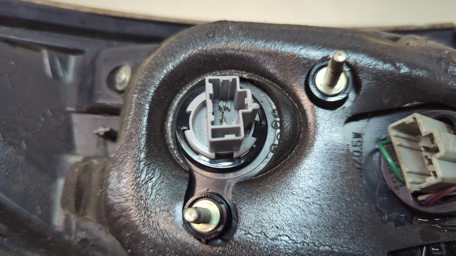 Фонарь задний правый