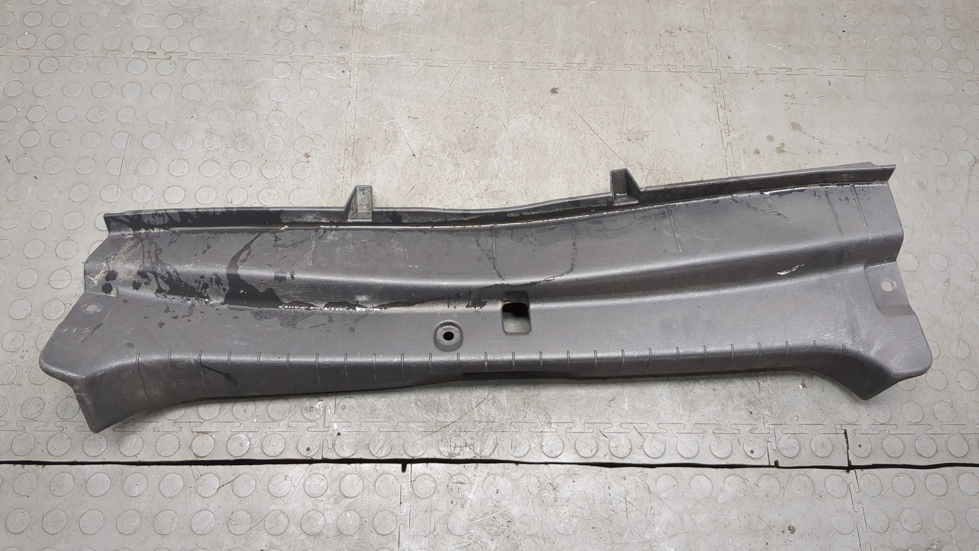 Обшивка багажника