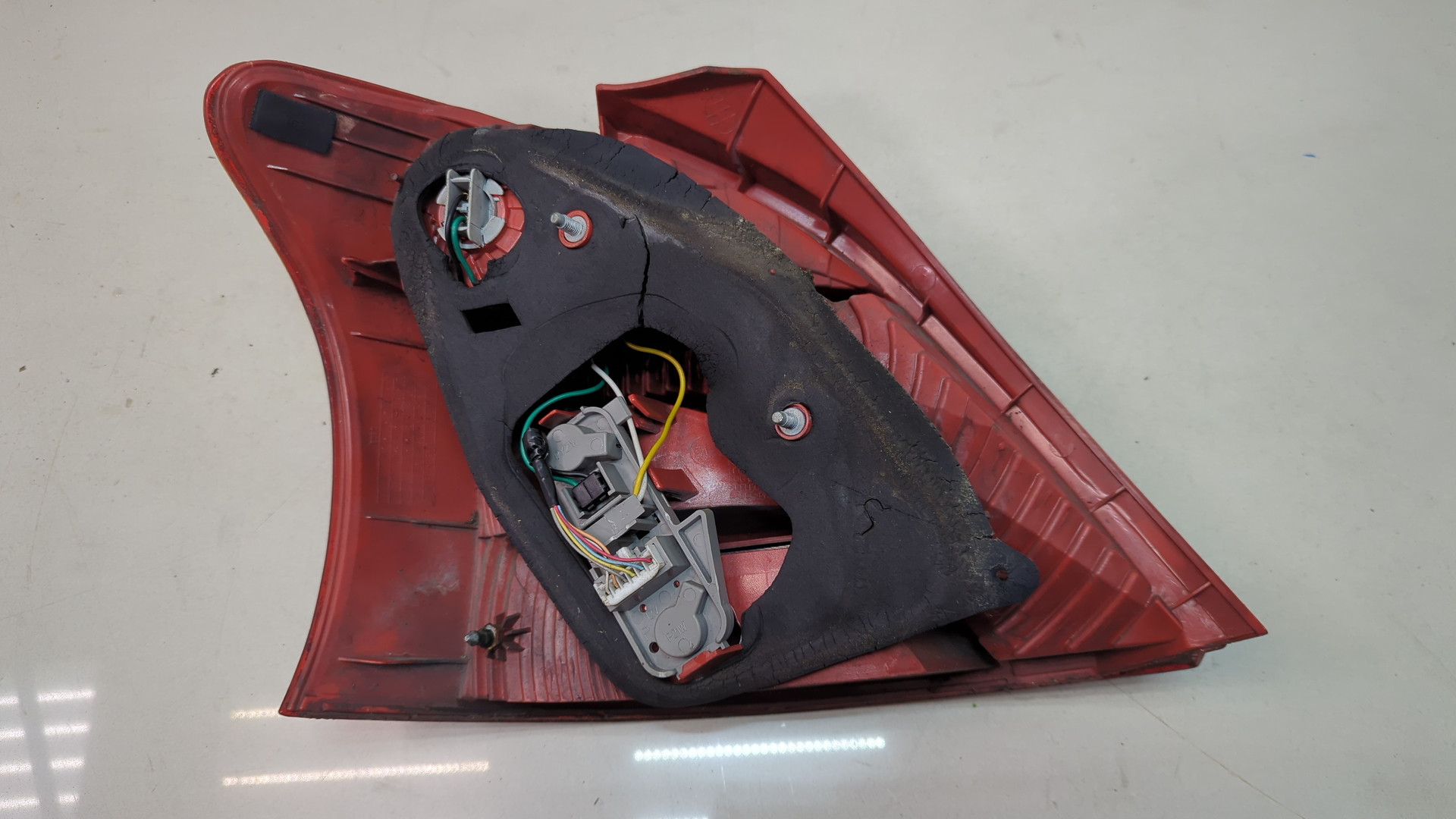 Фонарь задний правый