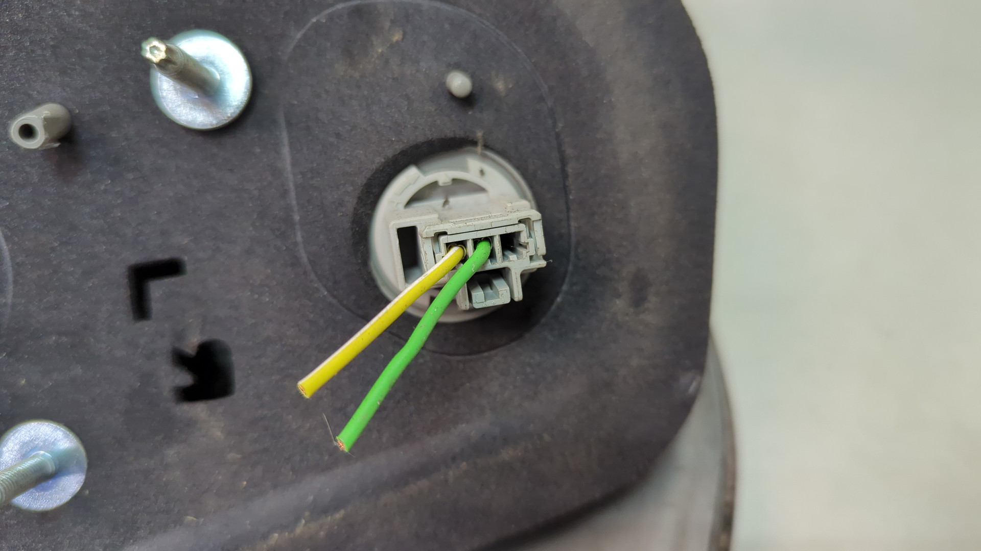 Фонарь задний левый