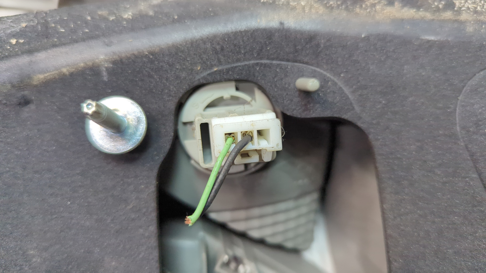 Фонарь задний левый