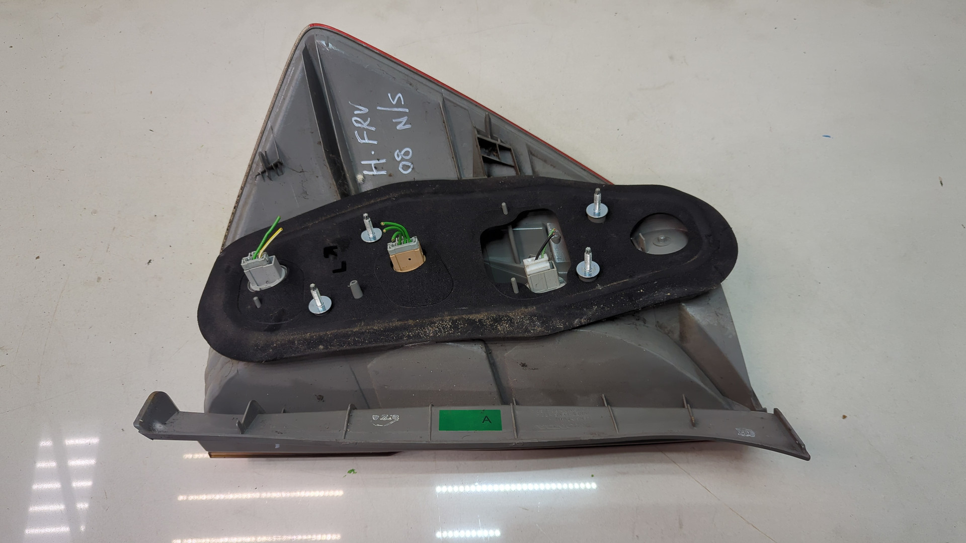 Фонарь задний левый