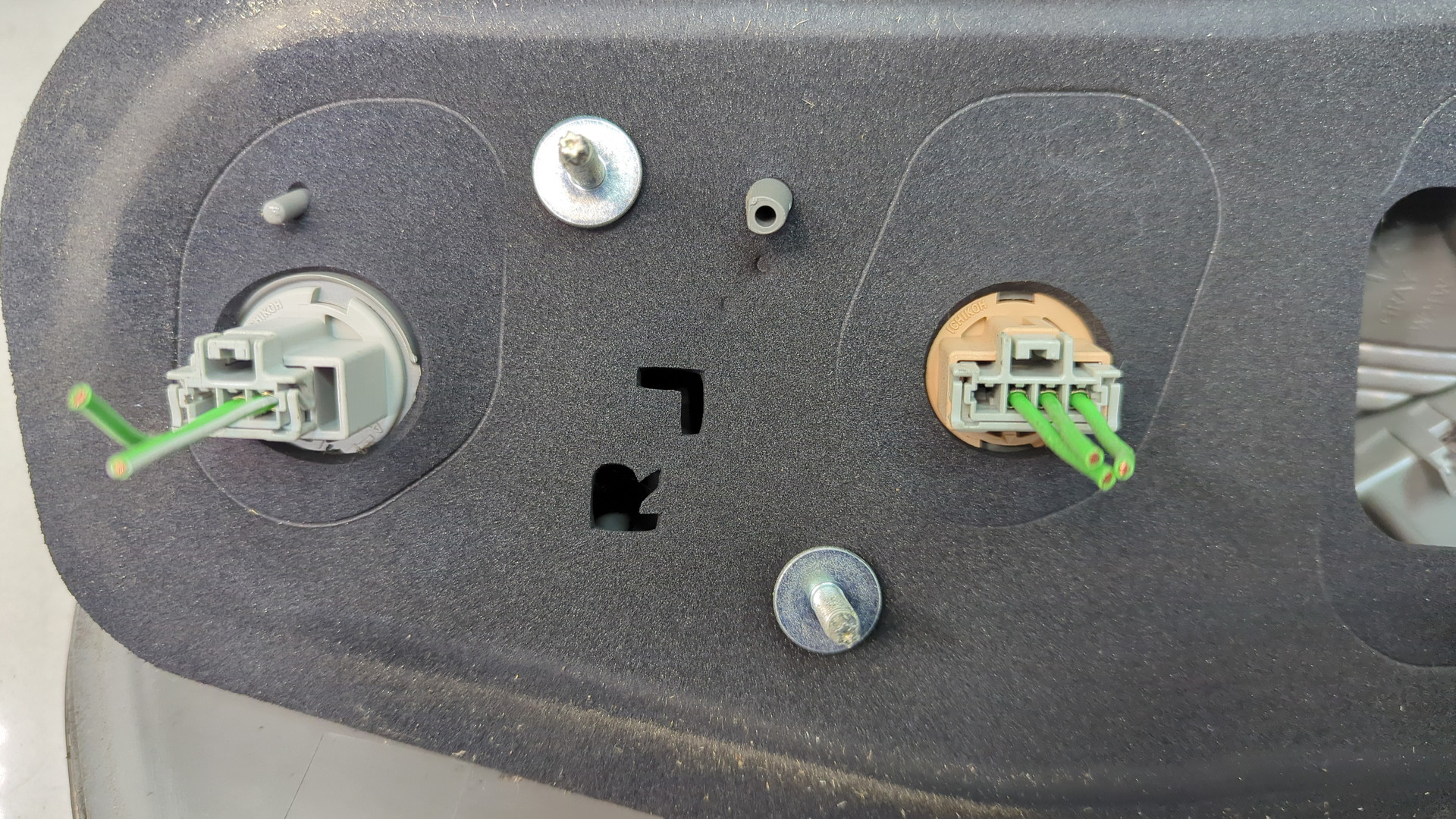 Фонарь задний правый