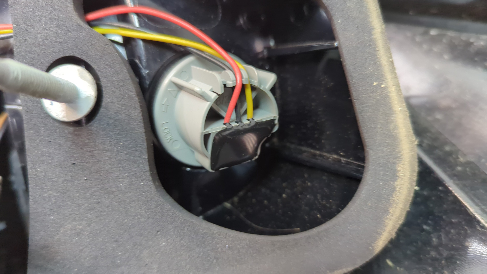 Фонарь задний левый