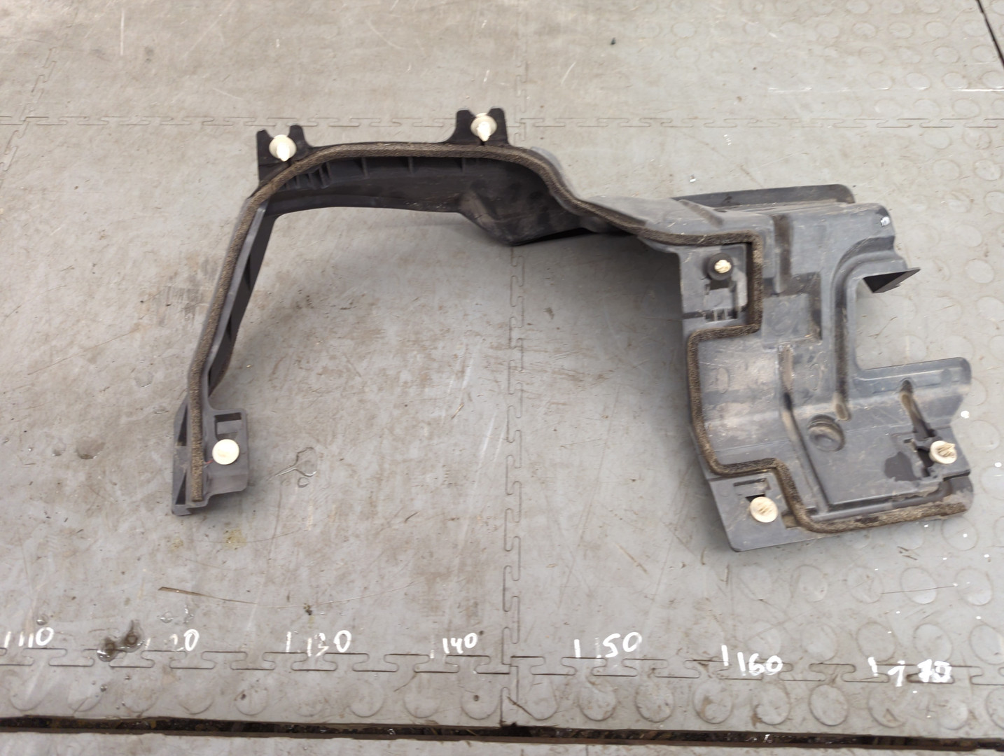 Локер передний правый