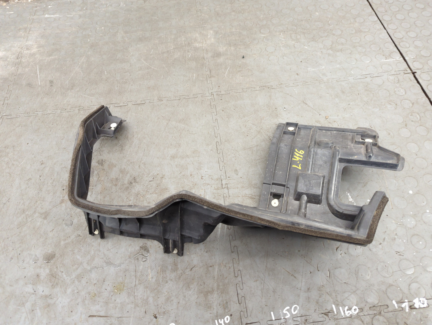 Локер передний правый