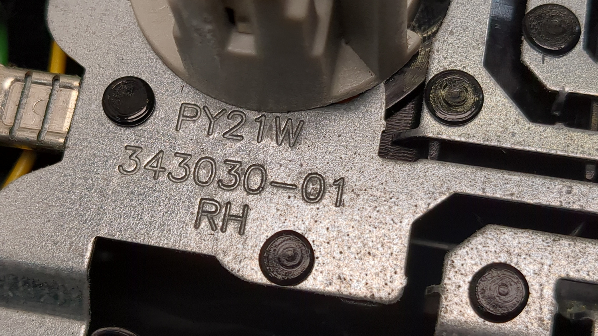 Фонарь задний правый