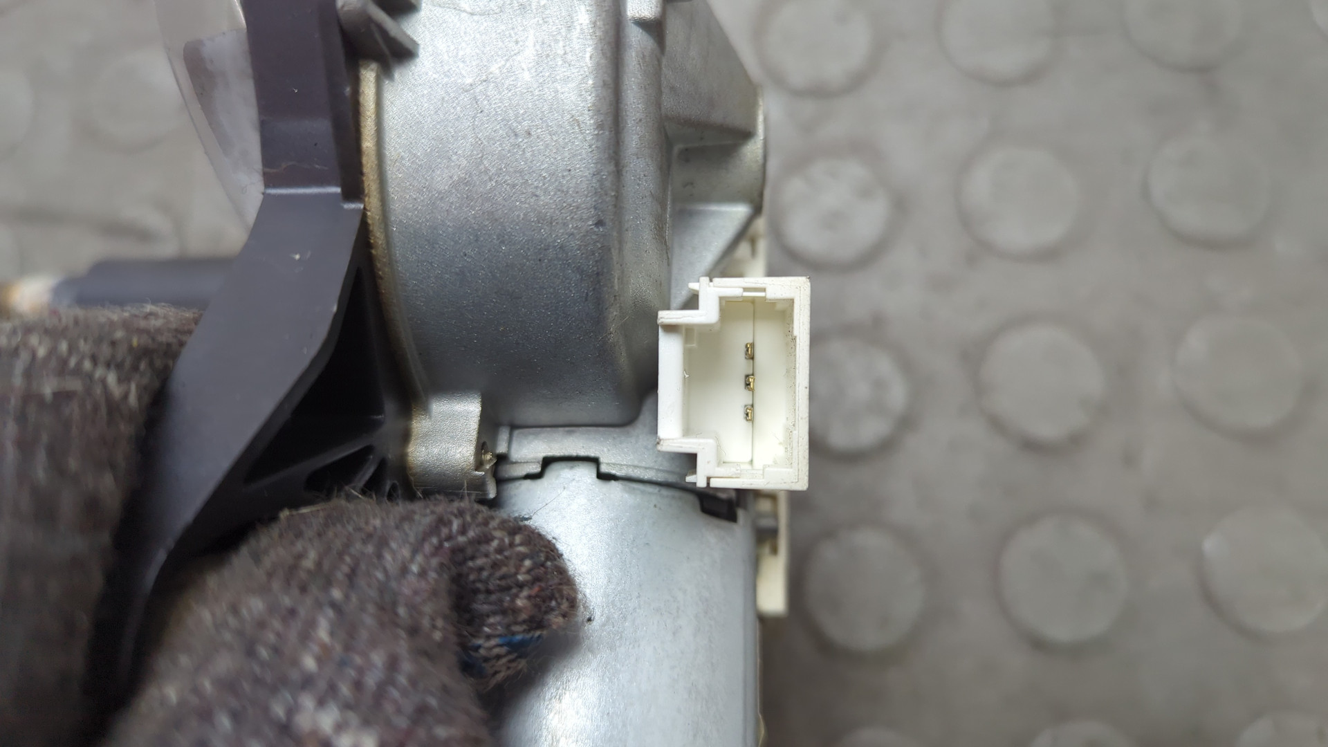 Моторчик стеклоочистителя задний