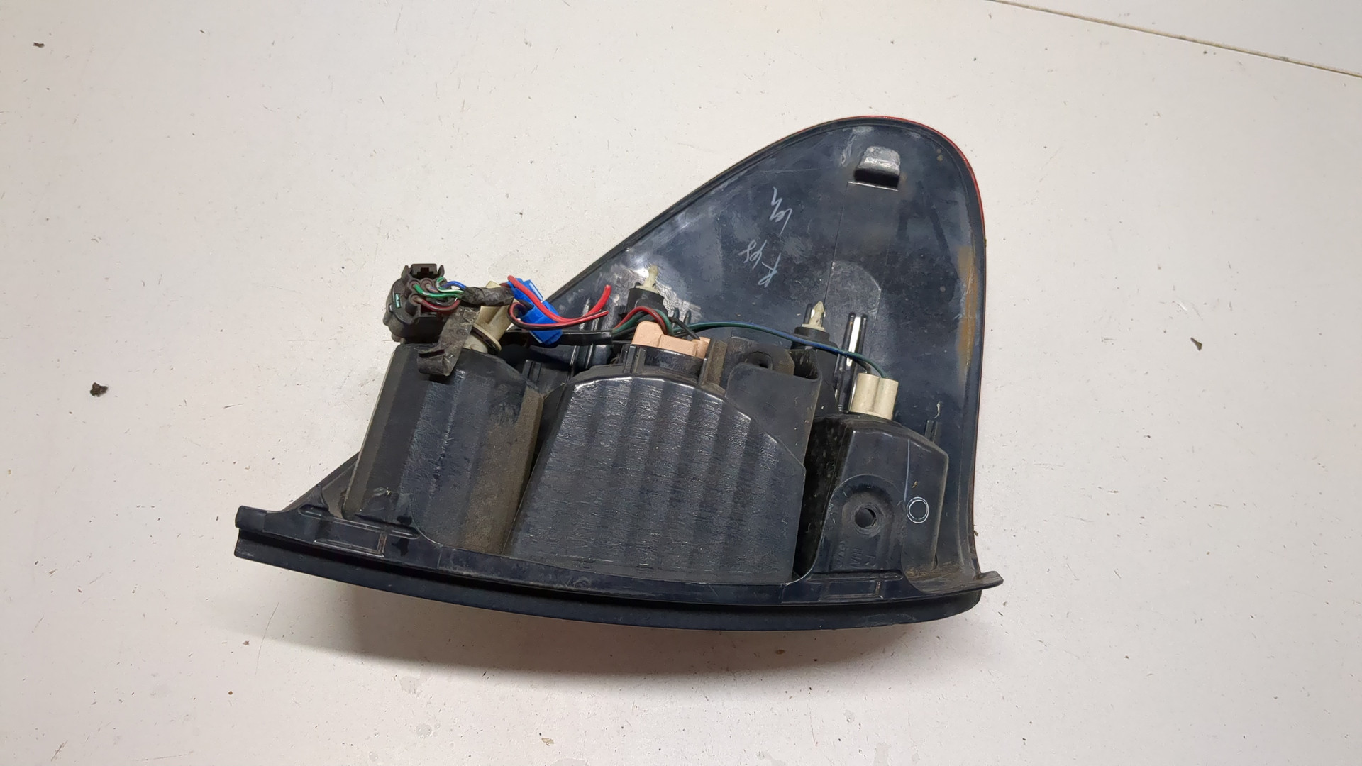 Фонарь задний правый