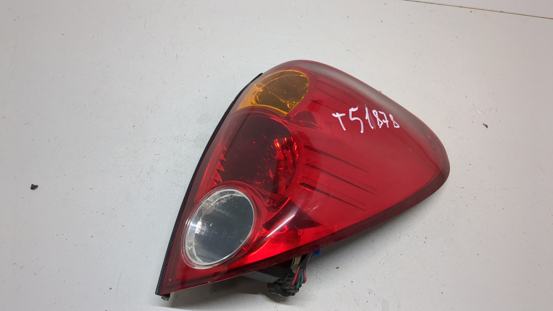 Фонарь задний правый