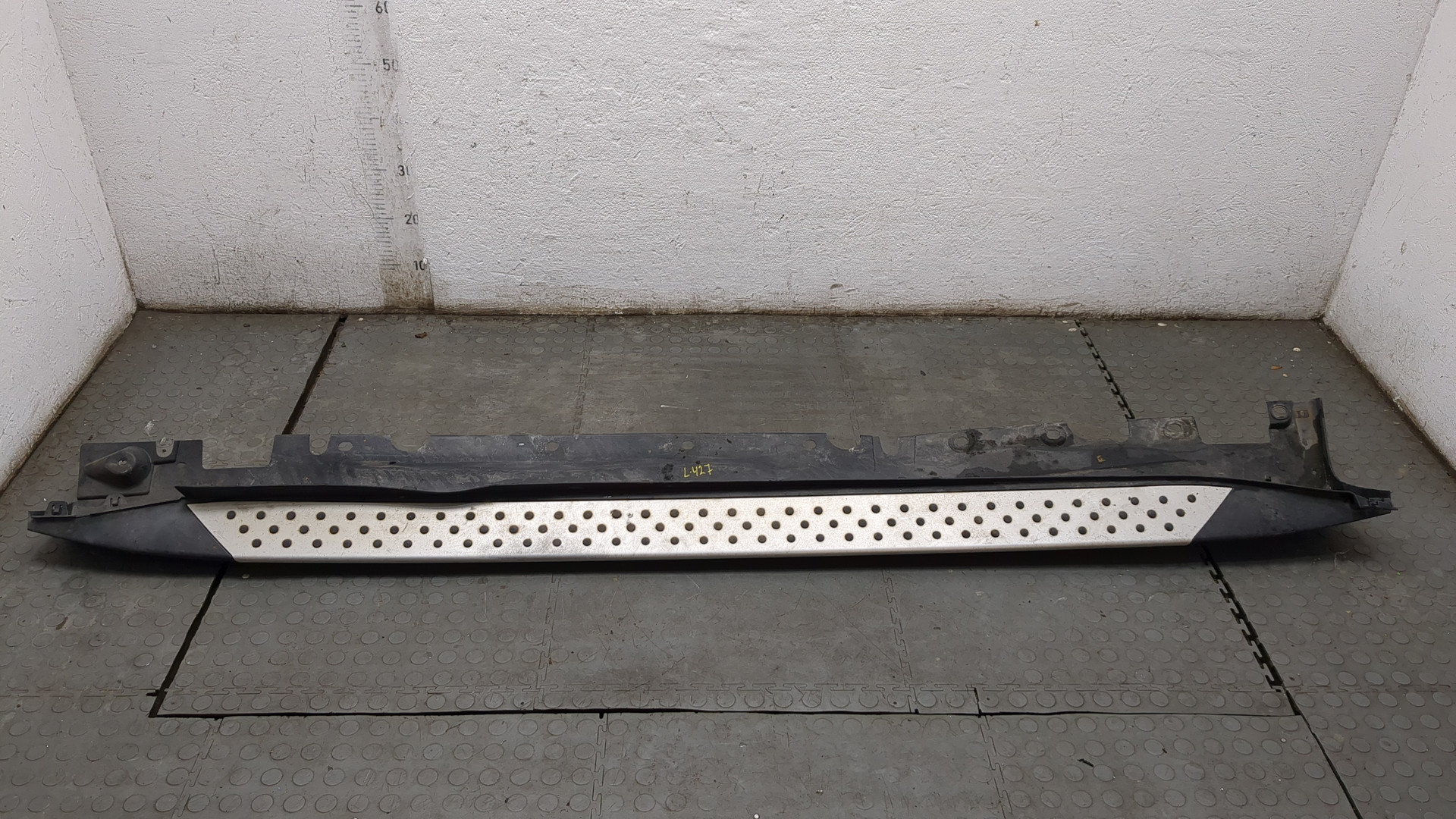 Подножка левая