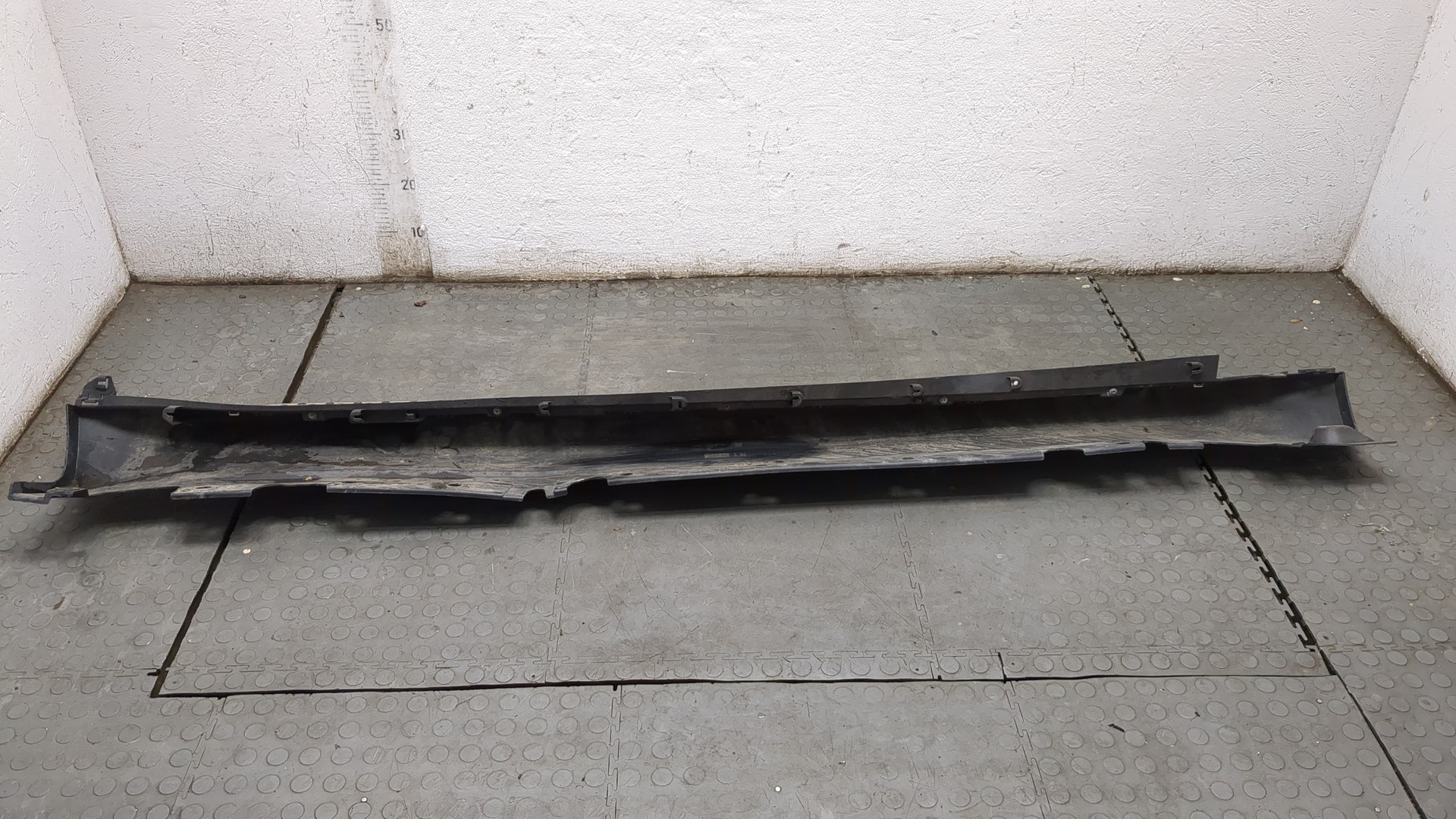 Подножка левая