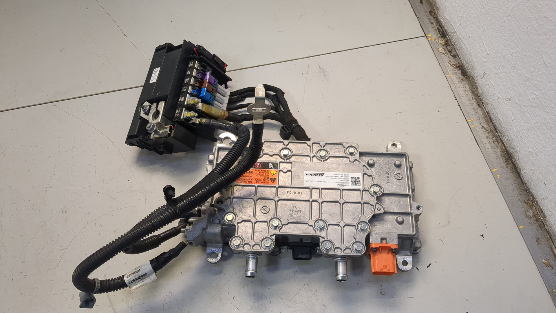 Преобразователь напряжения (адаптер)