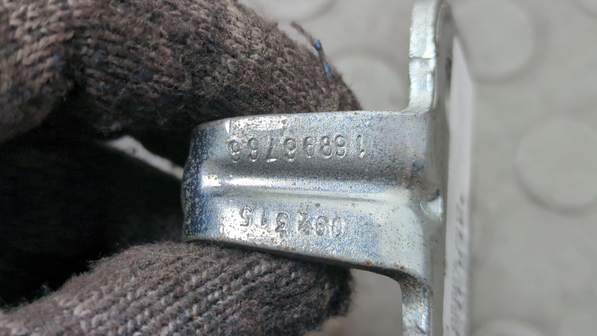 Замок двери задней левой