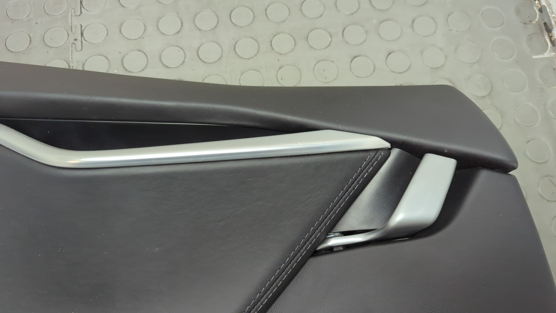 Обшивка двери задней левой для Model S 2012>