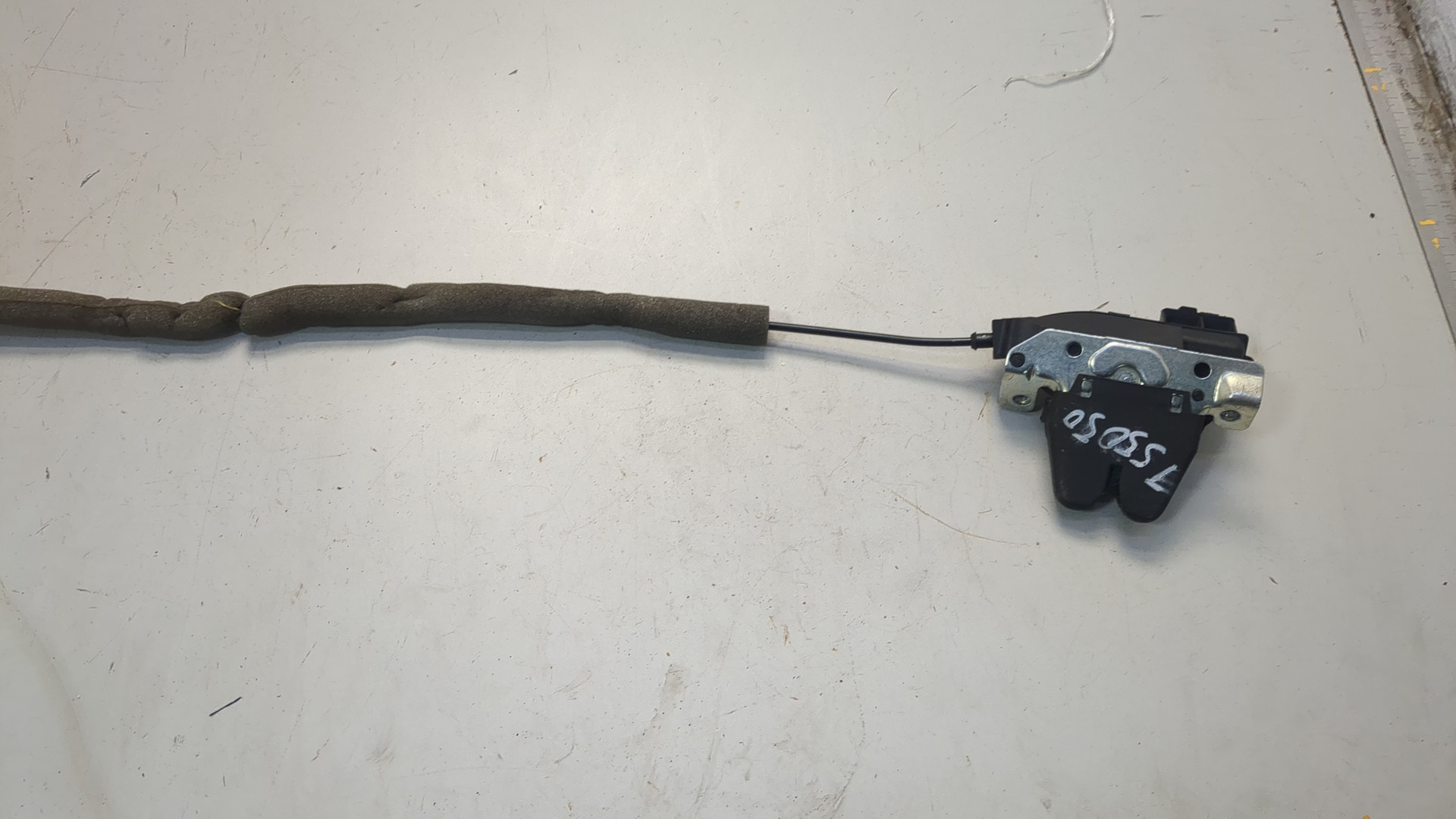 Замок багажника