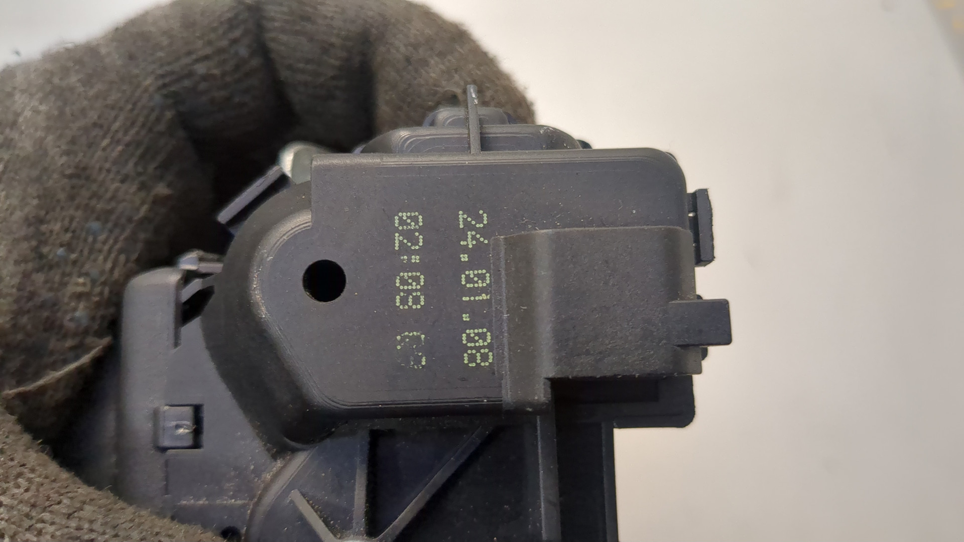 Замок багажника